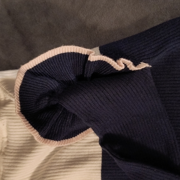 ð
ºVERTIGO Collection Nicole Turtleneck Sweater Navy/Ivory Size S - Picture 12 of 12